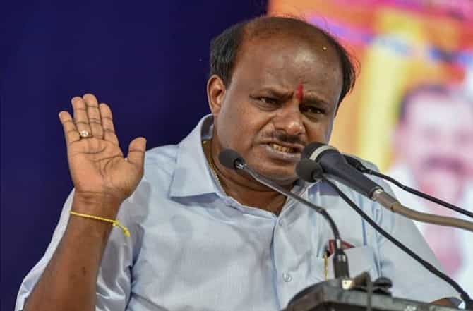 ज्या लोकांजवळ दोन वेळचं खायला नसतं, तेच सैन्यात जातात : कुमारस्वामी