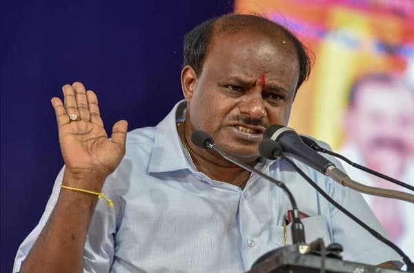मुख्यमंत्री कुमारस्वामी राजीनामा देण्याची शक्यता, कॅबिनेटची बैठक बोलावली