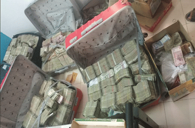 देशभर आयटीचे छापे, 300 अधिकारी, 52 ठिकाणं आणि 281 कोटींची जप्ती