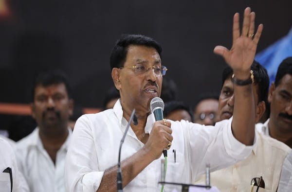 निकालाच्या आदल्या दिवशी राष्ट्रवादीत भूकंप, जयदत्त क्षीरसागर यांचा शिवसेनेत प्रवेश निकालाच्या आदल्या दिवशी राष्ट्रवादीत भूकंप, जयदत्त क्षीरसागर यांचा शिवसेनेत प्रवेश