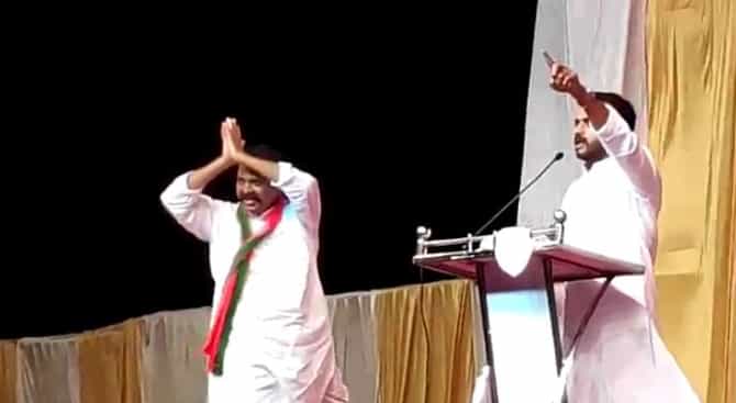 माढ्यात आघाडीला दणका, काँग्रेस आमदाराचा भावासह भाजपला पाठिंबा