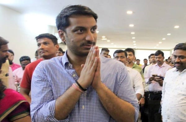 माढ्यातून माघार घेण्याचा आणि माझ्या उमेदवारीचा काही संबंध नाही : पार्थ पवार माढ्यातून माघार घेण्याचा आणि माझ्या उमेदवारीचा काही संबंध नाही : पार्थ पवार