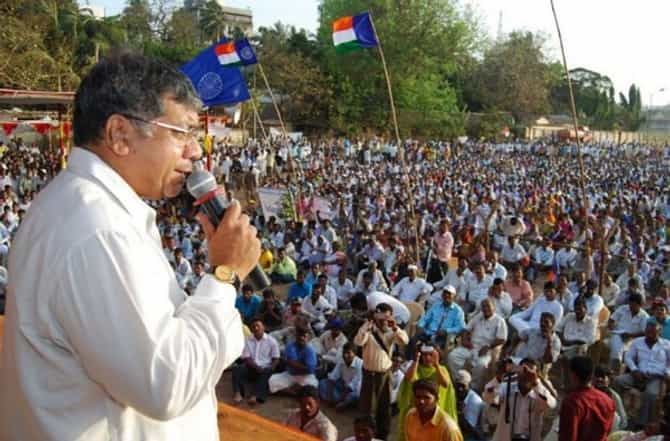 अशोक चव्हाण हे विश्व हिंदू परिषदेचे सदस्य आहेत : प्रकाश आंबेडकर