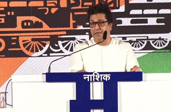 अजित पवार, सुनील तटकरे यांच्यावर कारवाई का नाही? : राज ठाकरे