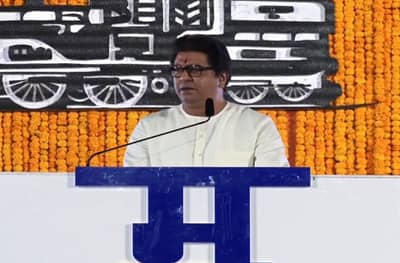 भाजपवाले म्हणतात, राष्ट्रवादी-काँग्रेस मला वापरुन घेतायत, पण मी वेडा नाही : राज ठाकरे