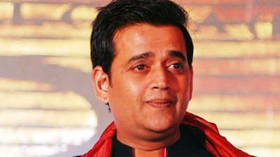 बुटाने मारणाऱ्या खासदाराचं तिकीट कापलं, भाजपकडून रवी किशनलाही उमेदवारी