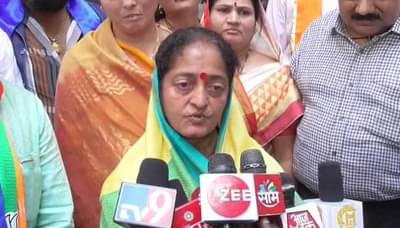 एबी फॉर्मसह अर्ज भरलेला असताना तिकीट कापलं, स्मिता वाघ यांची हतबल प्रतिक्रिया