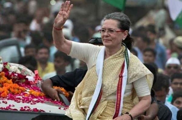 मोदी अजिंक्य नाहीत, 2004 ला काय झालं होतं ते विसरु नका : सोनिया गांधी