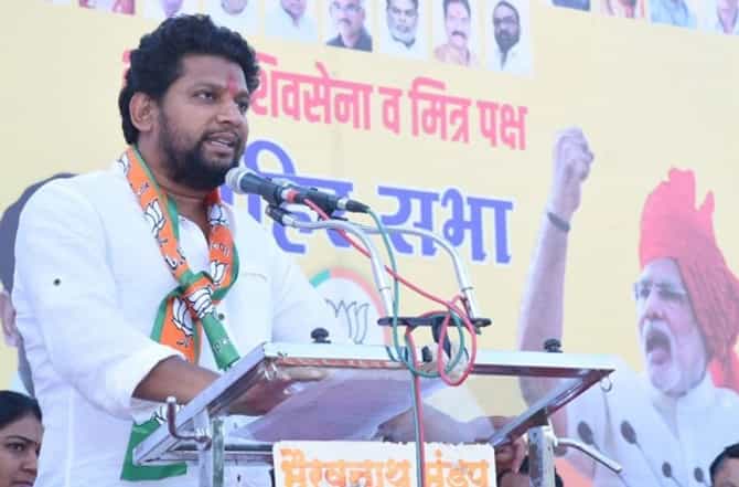 सुजय विखेंना स्वत:साठीच मतदान करता येणार नाही