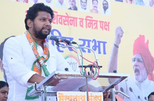 सुजय विखेंना स्वत:साठीच मतदान करता येणार नाही