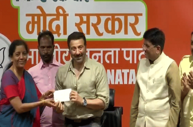 अभिनेता सनी देओलचा भाजपात प्रवेश