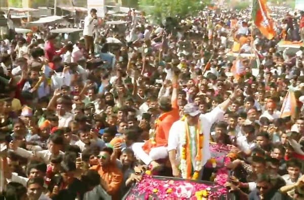 भाजप प्रवेशानंतर सनी देओलचा पहिलाच रोड शो, चाहत्यांची तुफान गर्दी