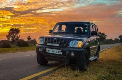 या 7 सीटर SUV कारवर एक लाख रुपयांची सूट