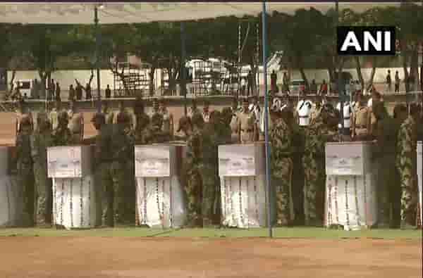 LIVE : मुख्यमंत्र्यांची शहीद जवानांना श्रद्धांजली