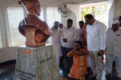 शिवनेरीनंतर वढू-तुळापूर, संभाजी महाराजांच्या दर्शनानंतर अमोल कोल्हे म्हणाले....