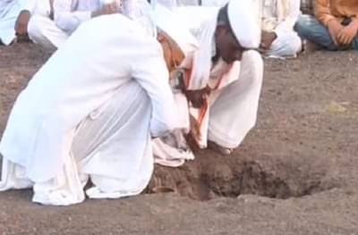 राजा डळमळीत, पण कायम राहणार; भेंडवळची राजकीय भविष्यवाणी