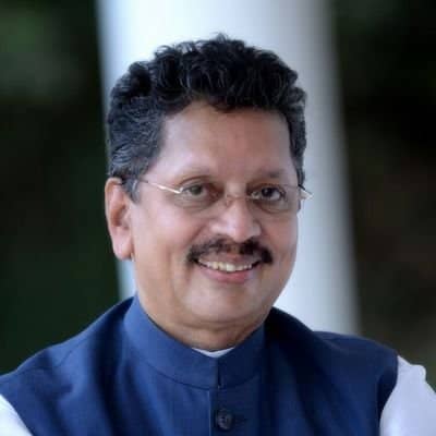 गडचिरोली हल्ला : नक्षलवाद्यांना जवानांच्या खासगी गाडीची माहिती पुरवणारे गद्दार कोण?