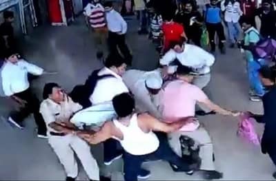 बाईक उभी करु न दिल्याने जवानाला बेदम मारहाण