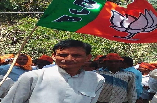 भाजपच्या विजयाचा जल्लोष केल्याने कार्यकर्त्याची गोळ्या घालून हत्या भाजपच्या विजयाचा जल्लोष केल्याने कार्यकर्त्याची गोळ्या घालून हत्या