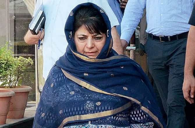 गरिबांना खायला अन्न नाही, पण हे त्यांना जम्मू काश्मीरमध्ये जमीन खरेदी करायला सांगतात : मेहबुबा मुफ्ती