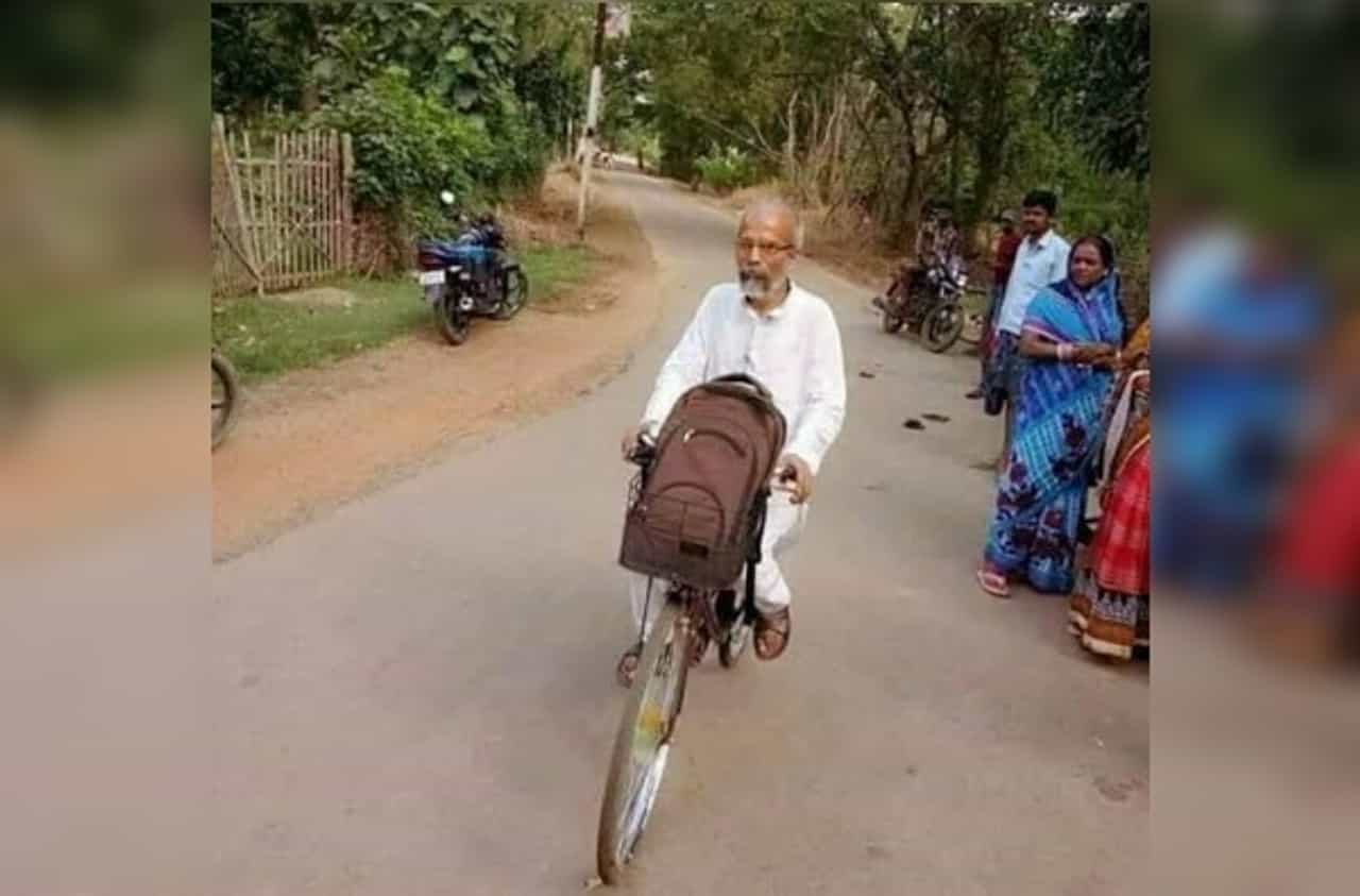 झोपडीत राहत सायकलने प्रवास करणारे ओदिशाचे मोदी केंद्रीय मंत्रिपदी