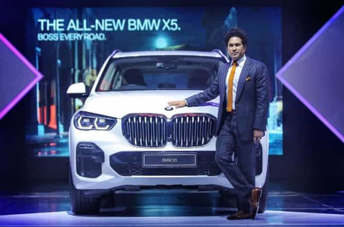 मुंबईत सचिनच्या हस्ते BMW लाँच, किंमत तब्बल...