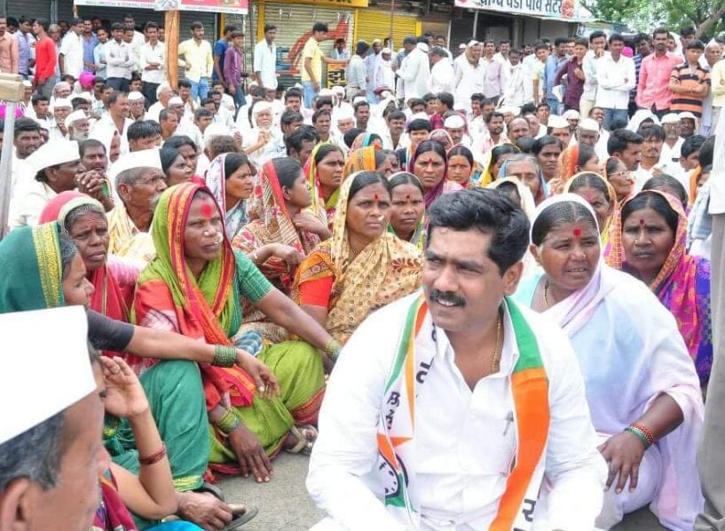 घराणेशाहीमुळे पवारांच्या घरातली सत्ता गेली : बीडचे उमेदवार बजरंग सोनवणे घराणेशाहीमुळे पवारांच्या घरातली सत्ता गेली : बीडचे उमेदवार बजरंग सोनवणे