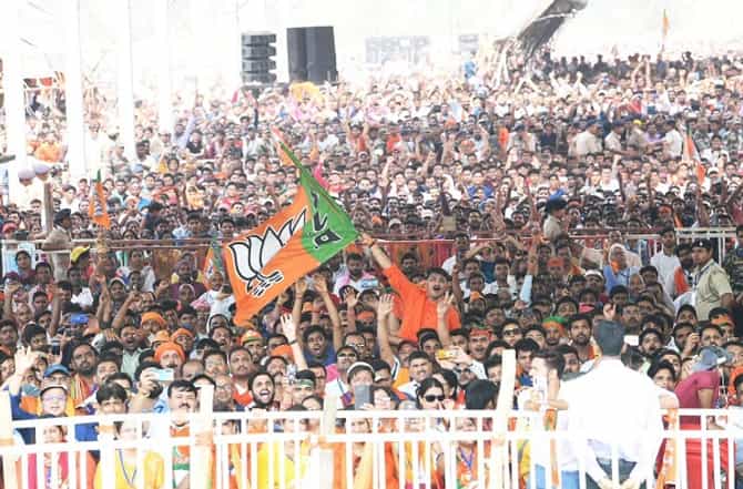 एक्झिट पोलचा सर्व्हे कसा केला जातो? ओपिनियन पोल म्हणजे काय?