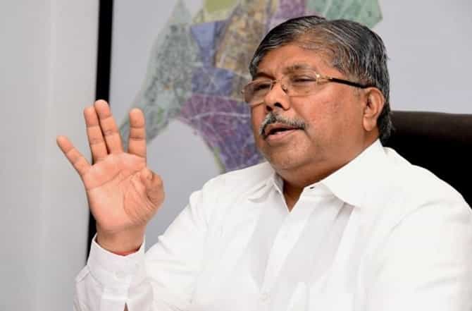 महाराष्ट्रातील धरण परिसरात कृत्रिम पाऊस पाडणार : चंद्रकांत पाटील