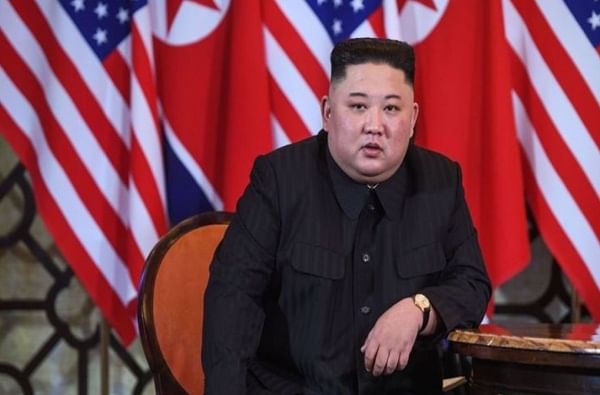 उत्तर कोरियाचा हुकूमशाहा किम जोंग उनची प्रकृती चिंताजनक, अमेरिकन वृत्तपत्रांचा दावा