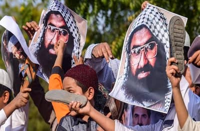 मसूद अजहर आंतरराष्ट्रीय दहशतवादी घोषित, आता पुढे काय?