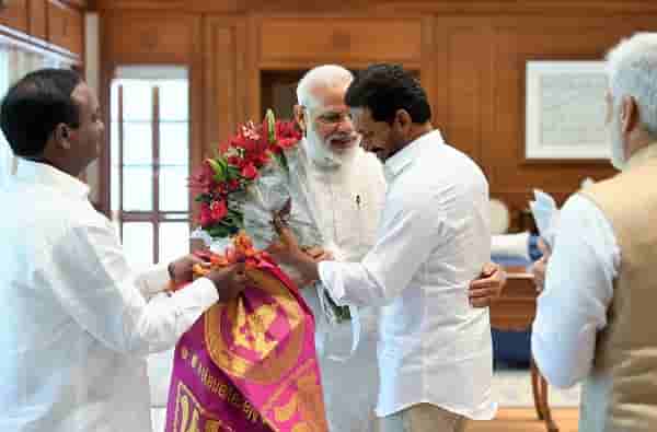 आंध्रात एकहाती सत्ता, रेड्डींकडून शपथविधीचं पहिलं निमंत्रण मोदींना!