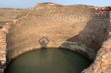 दुष्काळात दिलासा, तळेगावात 300 वर्षे जुनी पाण्याने भरलेली विहीर सापडली