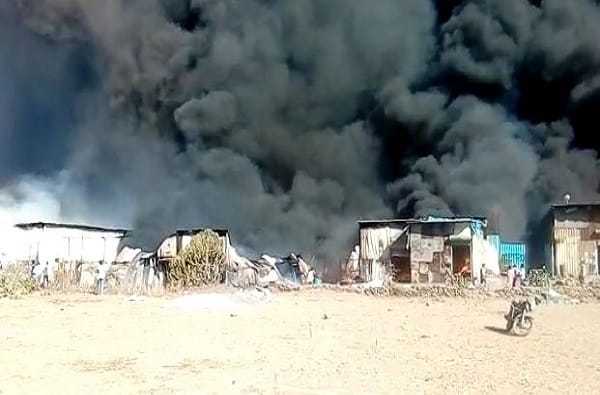 VIDEO : ठाण्यातील 30 ते 35 गोडाऊनला आग VIDEO : ठाण्यातील 30 ते 35 गोडाऊनला आग