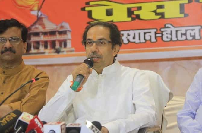शिवसेनेला केंद्रात 3 मंत्रीपदे, या तीन खासदारांच्या नावावर शिक्कामोर्तब?