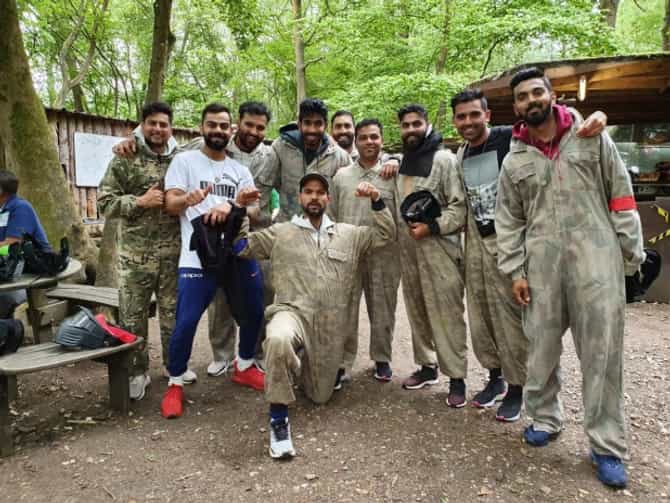 भारतीय संघ 4 दिवस इंग्लंडमध्येच अडकून, भारतात येण्यासाठी तिकीटच मिळेना