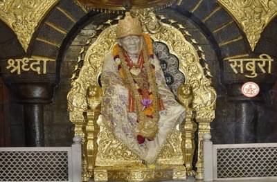 शिर्डीतील साई मंदिरात सोमवारपासून 6 हजार भाविकांना दर्शनाची सोय; पण ऑनलाईन बुकिंग सक्तीची!