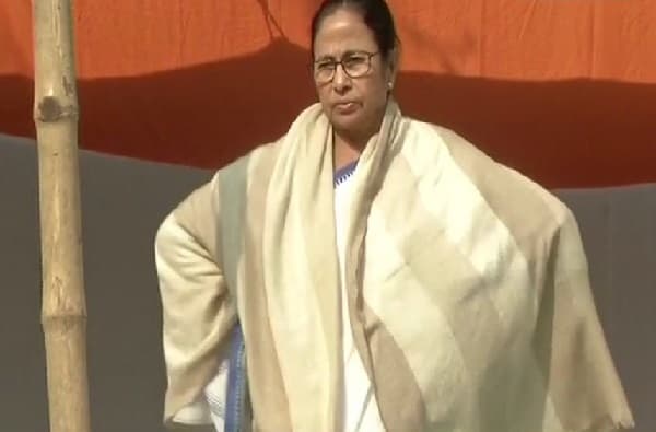 भाजप ममतांना ‘जय श्री राम’चे 10 लाख पोस्टकार्ड पाठवणार