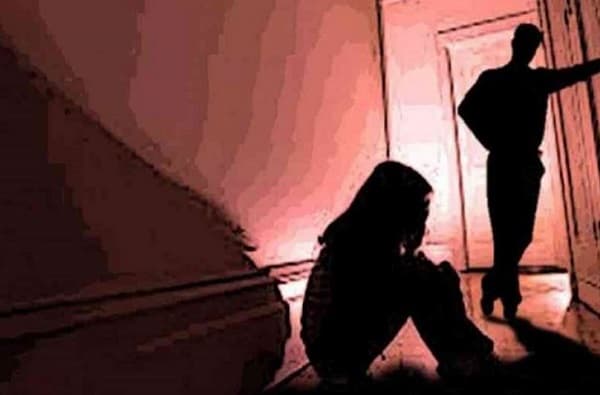 सावत्र वडिलांनी केलेल्या छळाविषयी टीव्ही अभिनेत्रीच्या मुलीची इन्स्टाग्राम पोस्ट