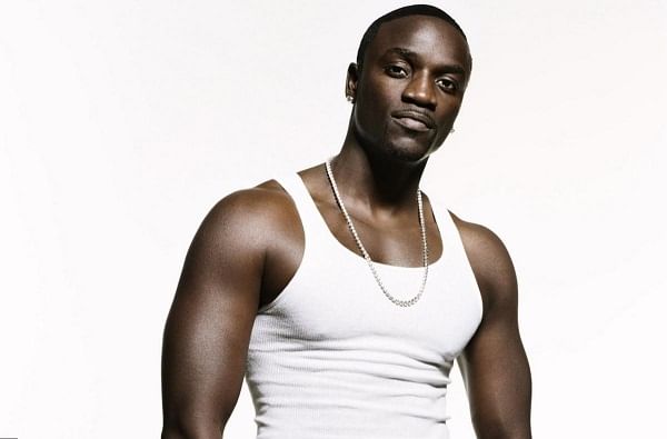 आतंरराष्ट्रीय गायक Akon मराठीतून गाणं गाणार?
