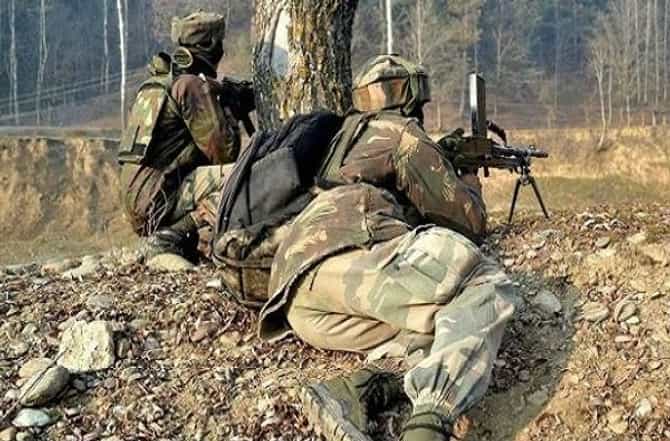 जम्मू-काश्मीरमध्ये पाच दहशतवादी ठार, तीन गुप्तहेर अटकेत