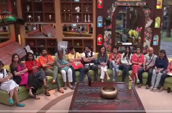 Bigg Boss Marathi : शिवानीने घातली वीणाला लाथ, दोघीही अपात्र, शिक्षा काय?