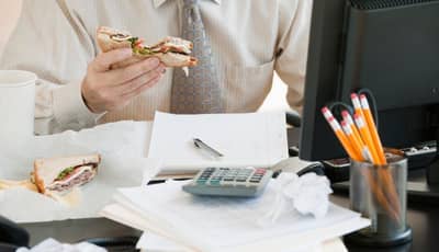 लंच ब्रेकच्या नावावर टाईमपास, कामचुकार अधिकाऱ्यांसाठी जीआर जारी