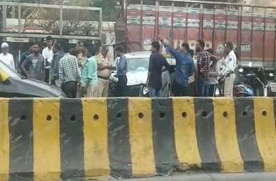 शिवडीत बस स्टॉपवर उभ्या असलेल्या 6 जणांना कारने उडवले, एकाचा मृत्यू