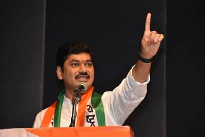 धनंजय मुंडेंना सुप्रीम कोर्टाचा दिलासा, गुन्हा दाखल करण्याच्या आदेशाला स्थगिती