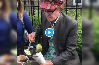 VIDEO: मॅचदरम्यान स्टेडियम बाहेर भेळ, भुईमुगाच्या शेंगा विकणारा पठ्ठ्या कोण?