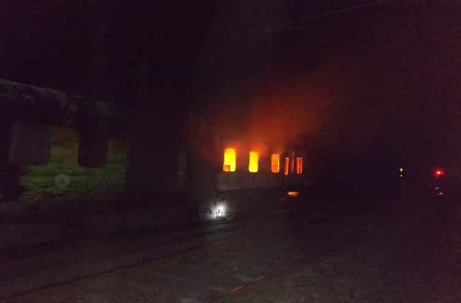 राजधानी एक्स्प्रेसला भीषण आग