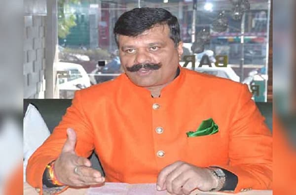 भाजप आमदाराची पत्रकाराला मारहाण करत गोळी मारण्याची धमकी