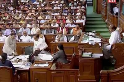 मराठीत शपथ, भगवी सही, हेमंत गोडसेंचा मराठी बाणा, कोणत्या खासदाराची कुठल्या भाषेत शपथ?