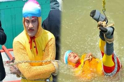 जादू दाखवण्यासाठी जादूगार गंगेत उतरला आणि गायब झाला!